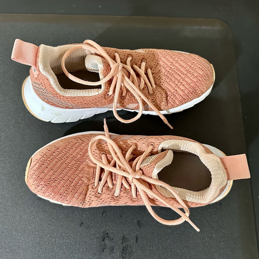 Women’s Adidas Cloudfoam Rosy Pink Sneakers